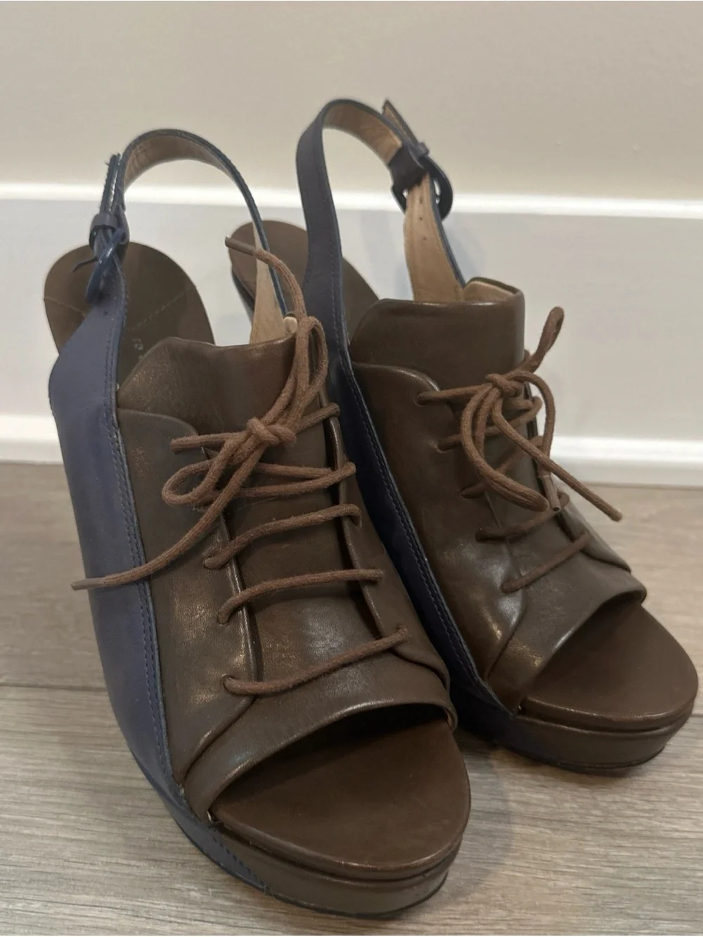 Womens 10 Crosby Derek Lam Size 8.5 Blue Brown Leather Slingback Wedge Sandals
